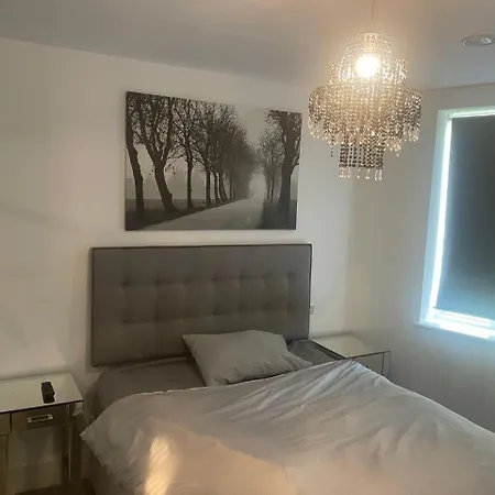 Sweet Ivy One Bedroom Flat